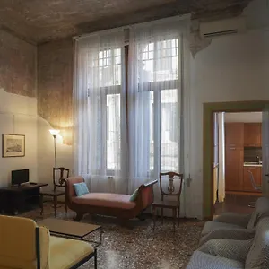https://melusina-apartments-rialto.hotelslidodijesolo.com